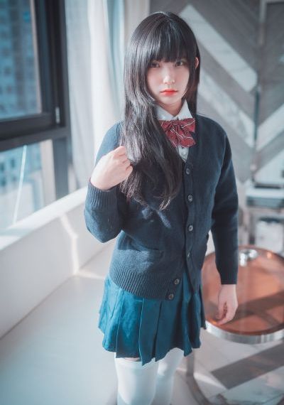 《年轻女教师3》在线hd_BD英语手机免费观看完整