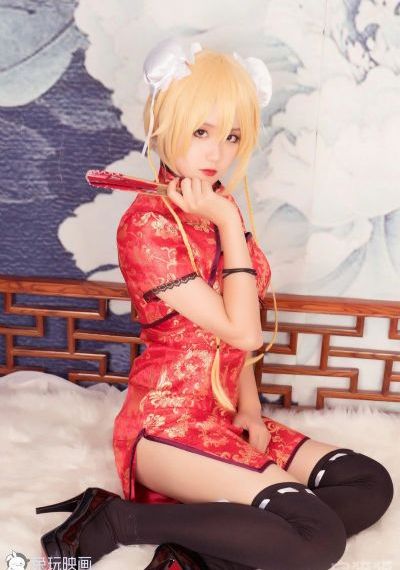 欧美美女内搭试穿_4K手机在线看