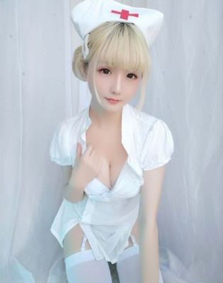 欧美绒面高跟单鞋_高清完整在线观看