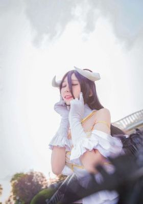 欧美av亚洲av国产制服_电影未删减版